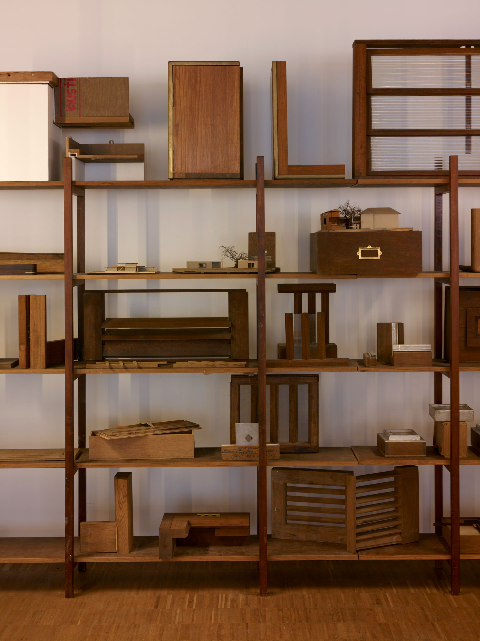 E11328 AP45 028135 j2560